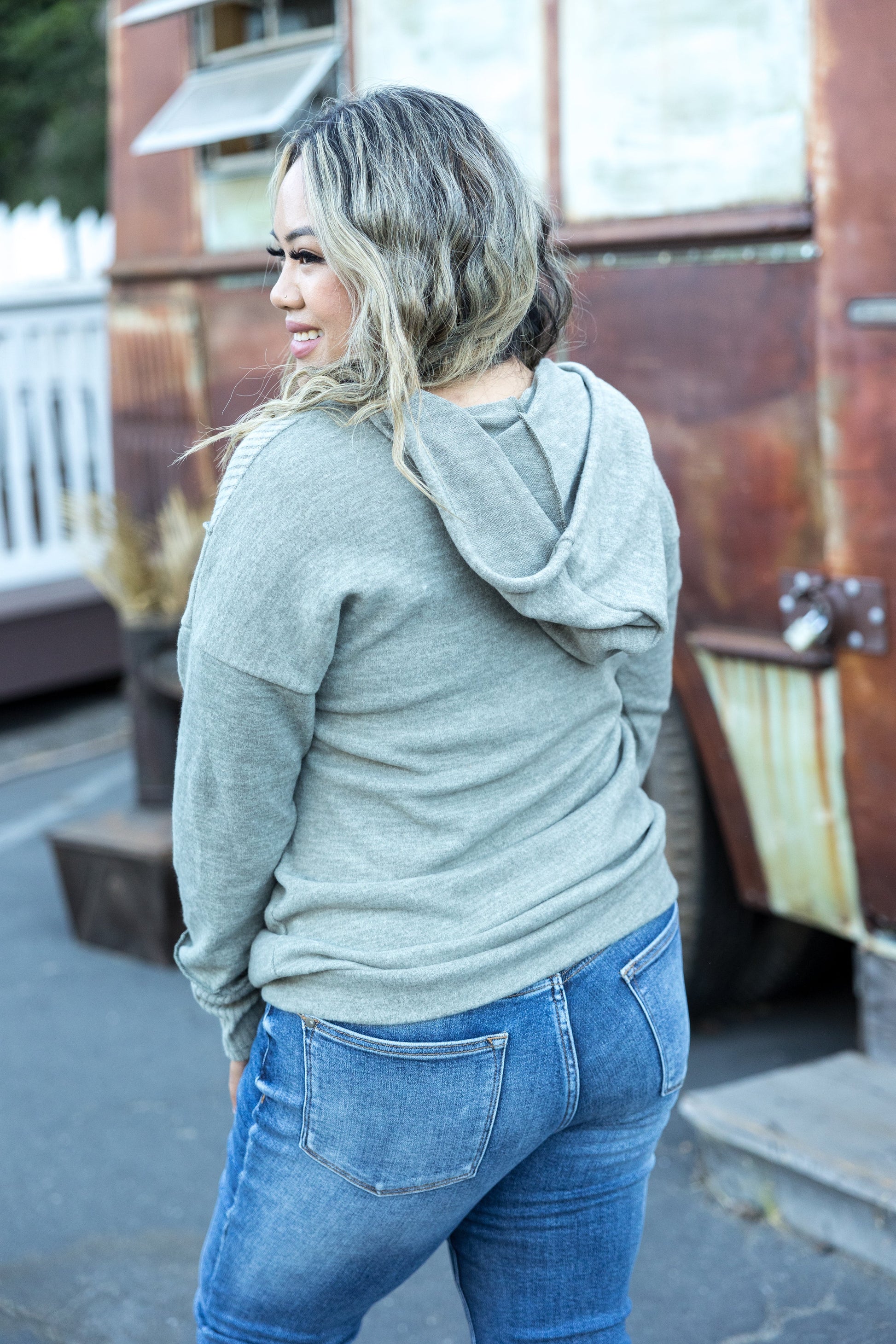 unique-id-1ccab252-c66d-49cf-bb7c-9f8a7b6bc3a8